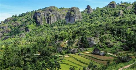 Diserahkan Langsung Kepada Menparekraf Desa Wisata Nglanggeran Terima