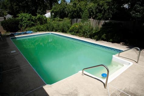 Le Bicarbonate De Soude Pour Traiter L Eau De Piscine Verte Et Trouble