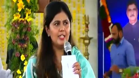 Pankaja Munde सोशल मीडियात लाइक्स किती यावर नेता ठरत नाही पंकजा मुंडे