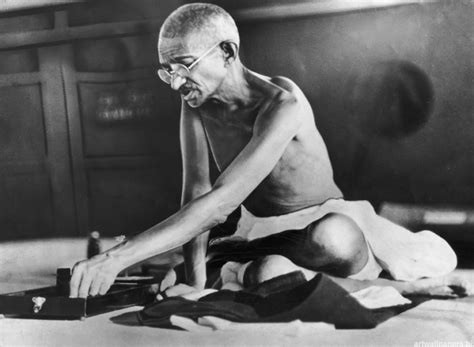 Gandhi El Arma De La No Violencia Runrun Es En Defensa De Tus