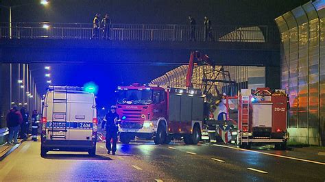 Wypadek na Trasie S8 Zginął myjąc ekrany TVN Warszawa