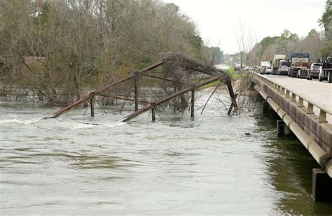 Conroe's legendary 'Bonnie and Clyde' bridge collapses into floo