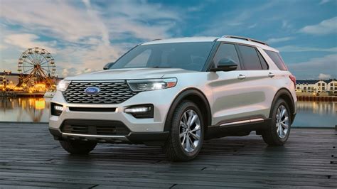 2023 Ford Explorer Defeats 2023 Chevy Traverse With Its Many Advantages