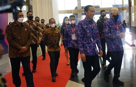 Bakal Buka Investor Daily Summit 2022 Jokowi Tiba Di JCC Halaman 1