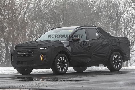 2025 Hyundai Santa Cruz Spy Shots Reveal Mild Updates