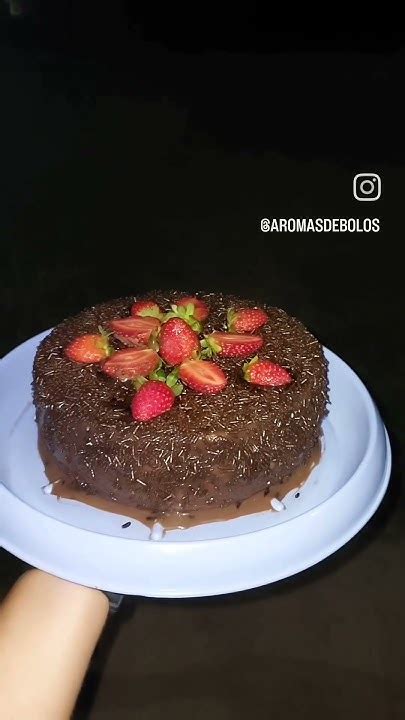 Bolo De Cenoura Com Cobertura De Chocolate E Morango 😋🍩🍓 Youtube