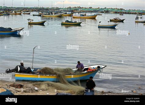 Gaza City, Gaza Strip, Palestinian Territory. 25th Nov, 2017 ...