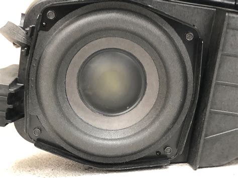 10 16 CADILLAC SRX REAR COMPARTMENT SUBWOOFER SPEAKER BOSE ASSEMBLY