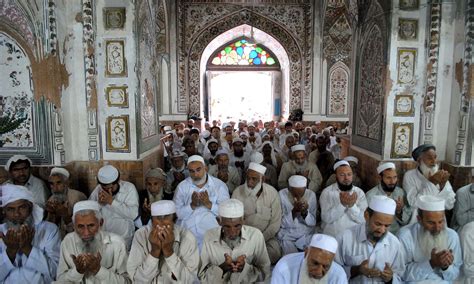 The 7 Most Beautiful Mosques in Pakistan | Wanderlust