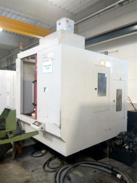 Centre D Usinage Vertical Akira Seiki Rmv Apc Machines D Occasion