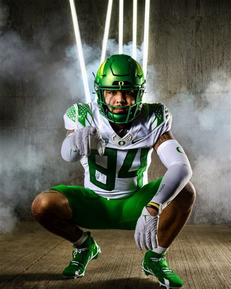 Oregon Ducks release uniforms ahead of Week 9 showdown at Cal - On3