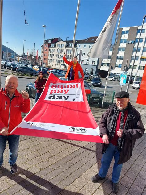 Equal Pay Day Wuppertaler DGB für gerechte Bezahlung von Frauen