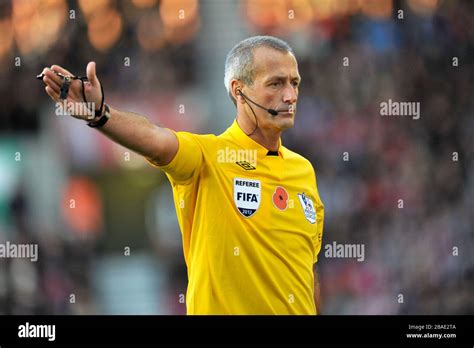 Martin Atkinson Referee Stock Photo Alamy