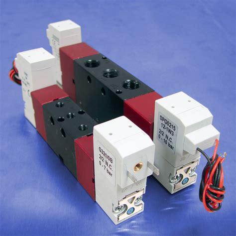 110 Volt Ac Double Solenoid Operated 4 Way 5 Port 2 Position Valves