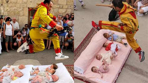 Colacho La Fiesta del Colacho así es la tradición de saltar camas con