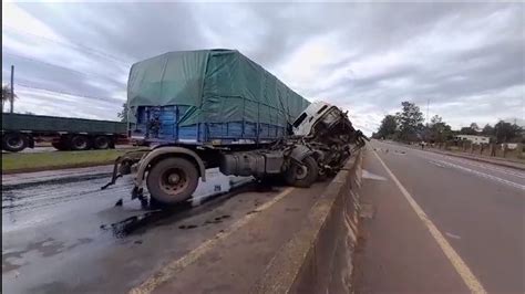 Impactante Choque Entre Un Camión Y Una Camioneta En Ruta 105