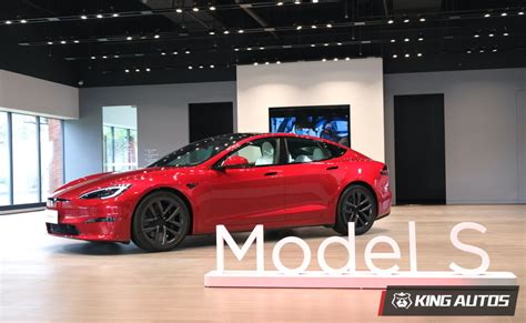 搶先直擊《tesla Model S》烈焰紅實車 售價305萬起跳、馬力670匹起跳最高超過千匹