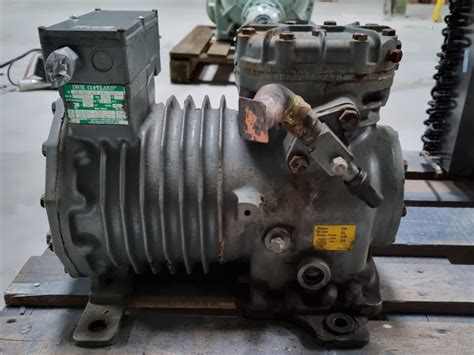 Used DWM DLSGB 401 EWL 000 Semi Hermetic Reciprocating Compressor Freon