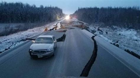 Scossa Di Terremoto Magnitudo In Alaska Voragini In Strada E Danni