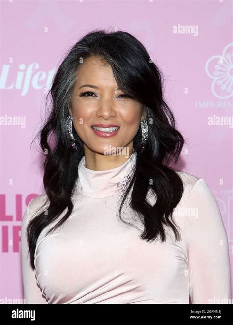 Los Ángeles Ca 29 De Septiembre Kelly Hu En El Estreno De List Of A