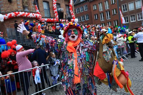 D Sseldorf Rosenmontag Wir Feiern Das Leben D Sseldorf