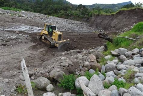 Realizan trabajos de dragado y canalización del río Chiriquí Viejo en