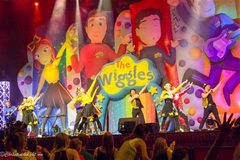 The Wiggles BIG SHOW plus Cinder Emma Fairytale - Adventure, baby!