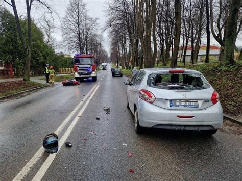 Zderzenie Samochodu Osobowego Ze Skuterem W A Cucie Ranna Jedna Osoba