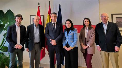 Representantes Del Colegio Se Re Nen Con El Consejero De Medio Ambiente