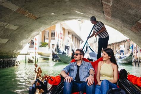 About Venice Gondola - Venice Gondola Ride