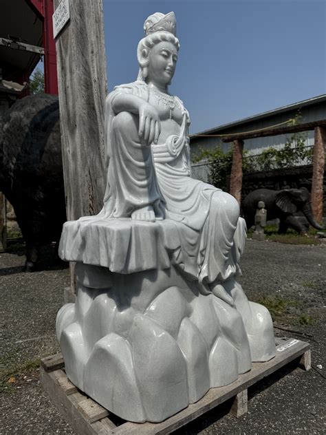 Marble Guan Yin Avalokitesvara Royal Ease Guan Yin Royal Ease