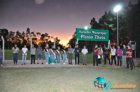 Inaugurado à noite passada a iluminação e o cercamento do estádio