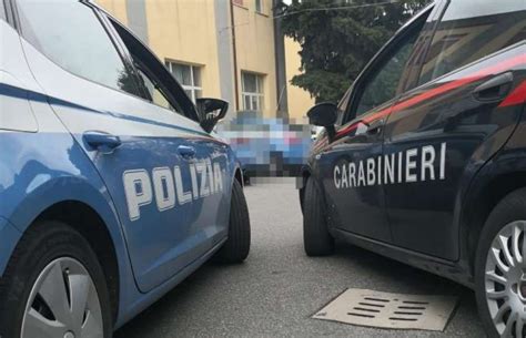 Castelvetrano La Polizia Di Stato E Larma Dei Carabinieri Arrestano