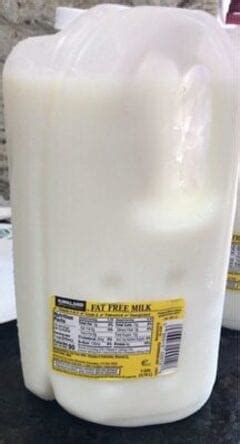 Kirkland Signature Fat Free Milk - 240 ml, Nutrition Information | Innit