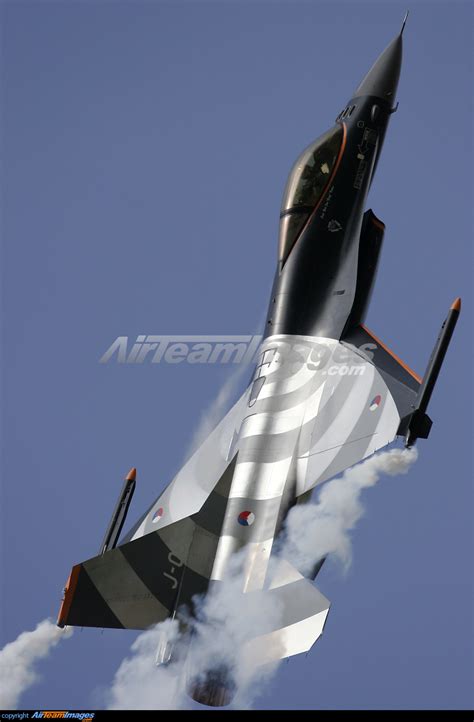 General Dynamics F 16 Falcon Large Preview AirTeamImages