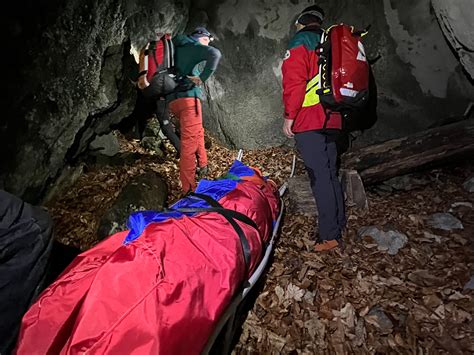 N Chtliche Rettung Vom Schneeberg J Hriger Kam Vom Weg Ab