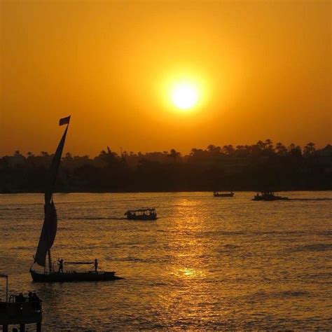 Alexandre Cury on Instagram Pôr do sol no Rio Nilo em Aswan