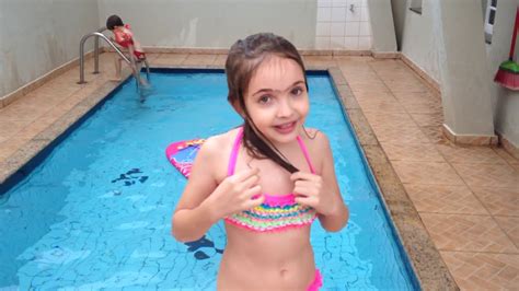 Lorenzo E Melina Brincando Na Piscina YouTube EroFound