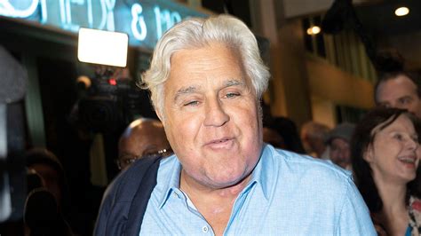 Jay Leno returns to comedy club after burn accident, new photos show ...