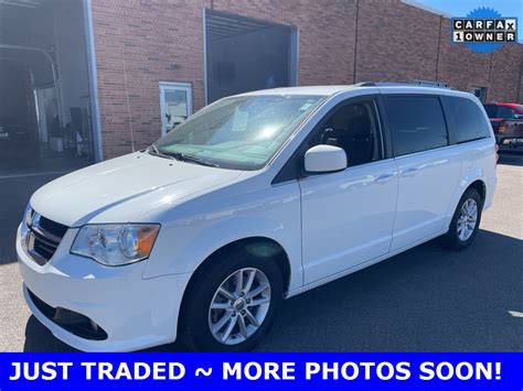 Pre Owned 2019 Dodge Grand Caravan Sxt 4d Passenger Van In St Charles 240731a Hawk Nissan Of