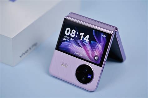 3英寸最大外屏轻奢小折叠vivo X Flip图赏 快科技 科技改变未来