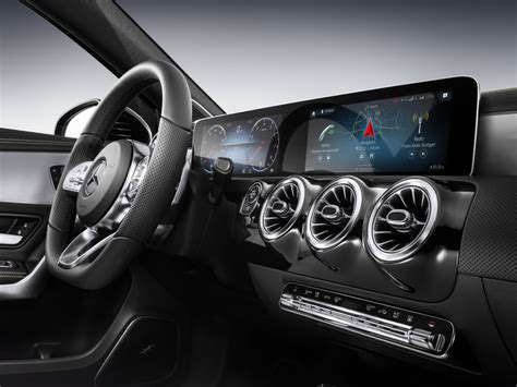 Mercedes Benzs New Mbux In Car Assistant And Smart Ui Rocks Techcrunch