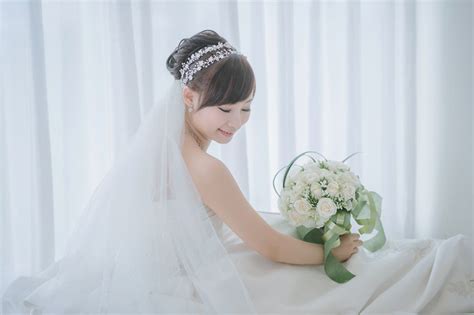 Ccライブラリー 【フリー素材集】 花嫁 結婚 フラワーガールドレス