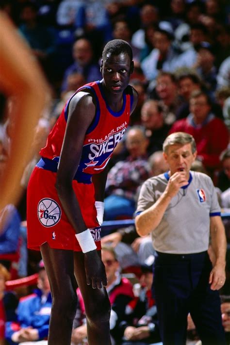 Tbt Manute Bol Was Very Very Tall Sports Illustrated