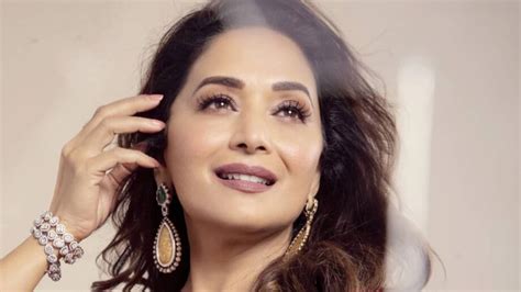 Dance Lessons By Madhuri Dixit Nene The Phenomenal Dancer Of The Era