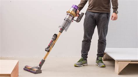 Dyson Outsize Review - RTINGS.com