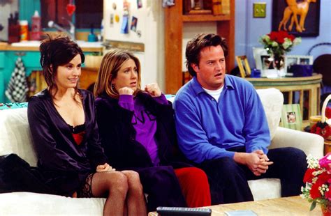 This "Lost Episode" Of 'Friends' Where Chandler Dies Has The Internet ...