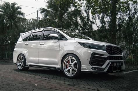 Dua Referensi Modif Innova Reborn Imbangi Tampang Toyota Innova Zenix