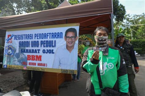 Bantu Ekonomi Ojol Relawan Sandiaga Bagikan Voucher BBM Murah Di