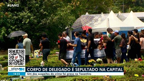 Sob Como O E Homenagens Delegado Aldeney Goes Sepultado Em Manaus